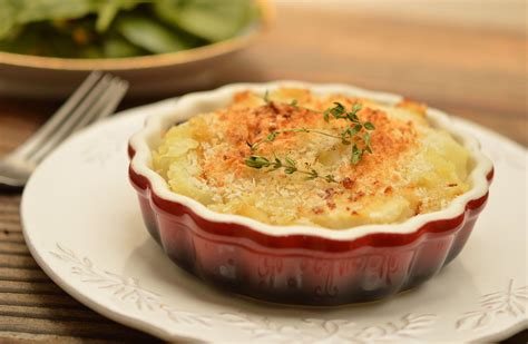  Brandade de Morue: Een romige en volle smaakbom voor een onvergetelijke culinaire ervaring!