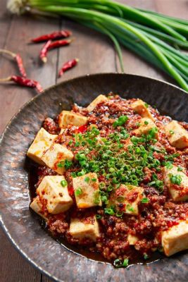  Chaoyang Mapo Tofu: Hoe creëer je een harmonieus evenwicht tussen pikante Sichuanse smaken en zijdezachte tofu?