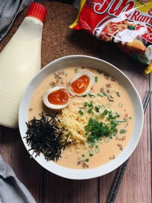  Hakata Ramen: Een romige, Umami-rijke noodle soep die je smaakpapillen zal ontroeren!