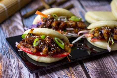  Hengshui Lao Pian Bao:  Een onverwachte combinatie van knapperige textuur en hartverwarmend comfort!