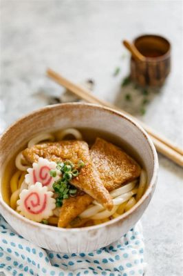  Kitsune Udon: Een Verleiding van Zachte Noodles en Zoete Vos!