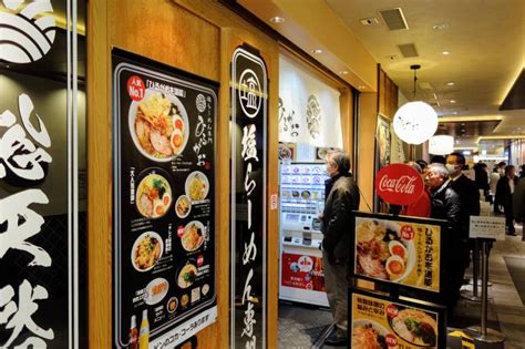 新下関駅 ホテル 駅前のラーメン屋はなぜ行列ができるのか